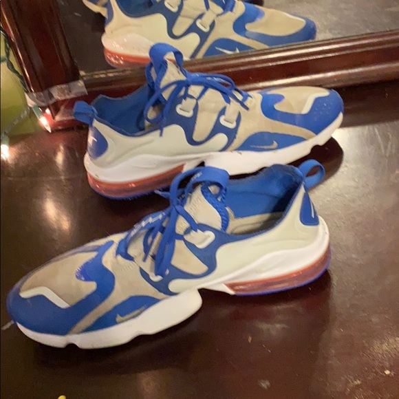 Nike Airmax Infinity - Picture 2 of 4